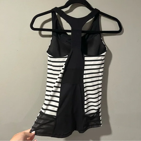 Athleta Ace Racer Back Tank Top Black White Stripes Tennis EUC XS - Picture 6 of 12
